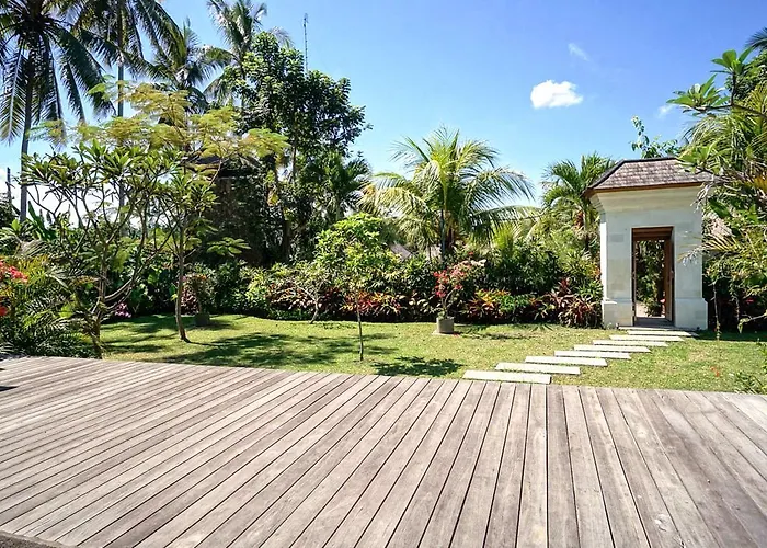 Bed & Breakfast Taman Kanti - 2 Bedroom Private With Swimming Pool 4*